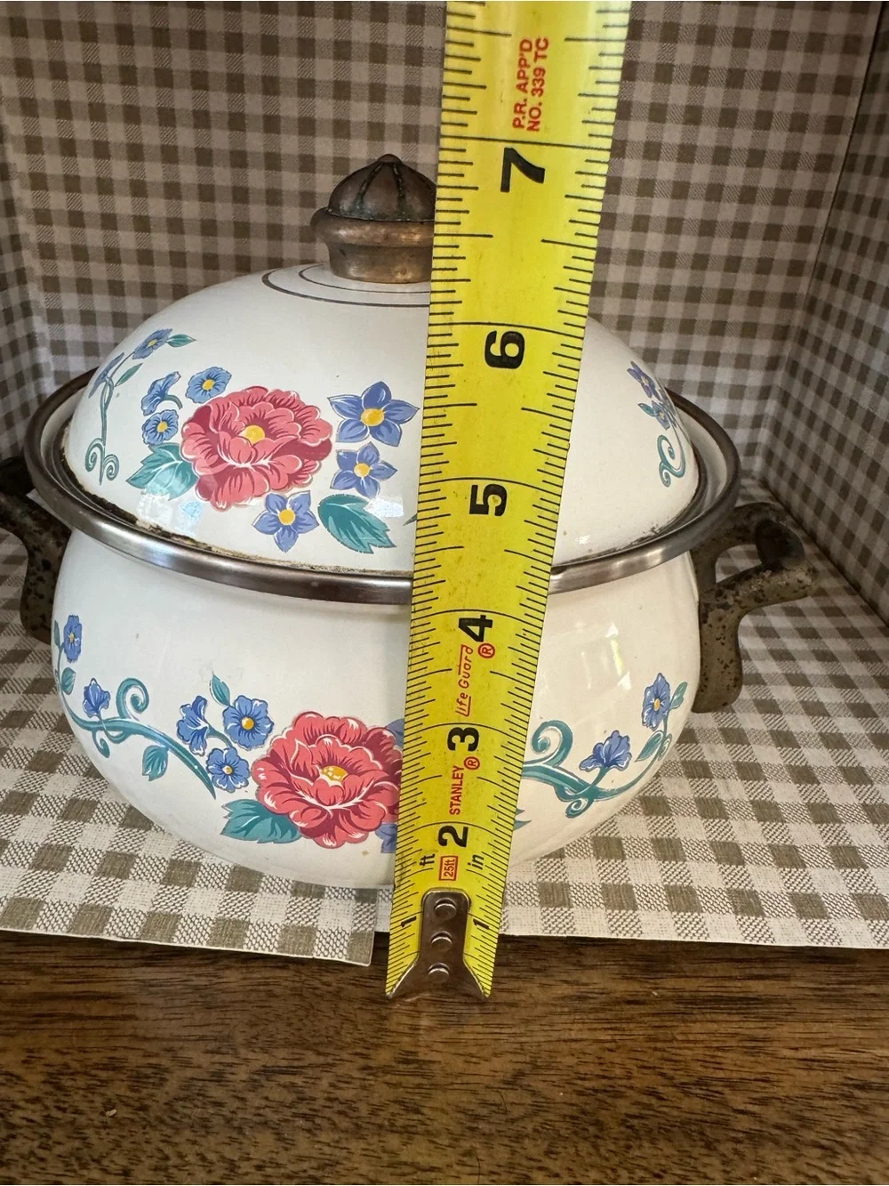 Normandy floral enamel pot - White with Red & Blue Flowers brass toned handles